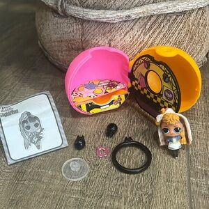 LOL Surprise COLOR CHANGE SURPRISE Glitter Lil Sis Doll